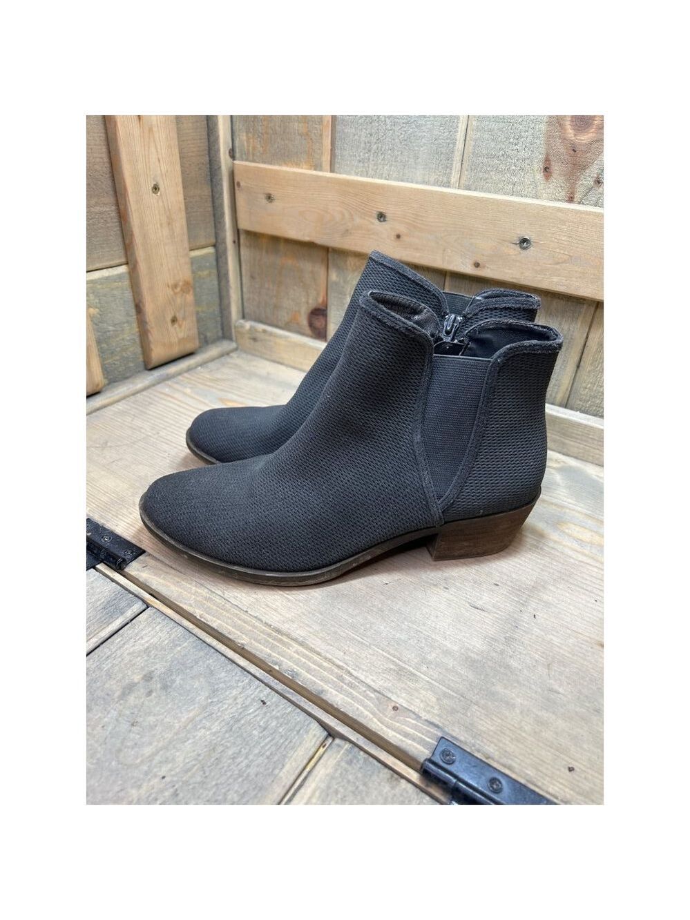 8M Kensie Booties Women Gerona Gray Cutouts Side Zip Chelsea Heeled Ankle Boots - Picture 4 of 8